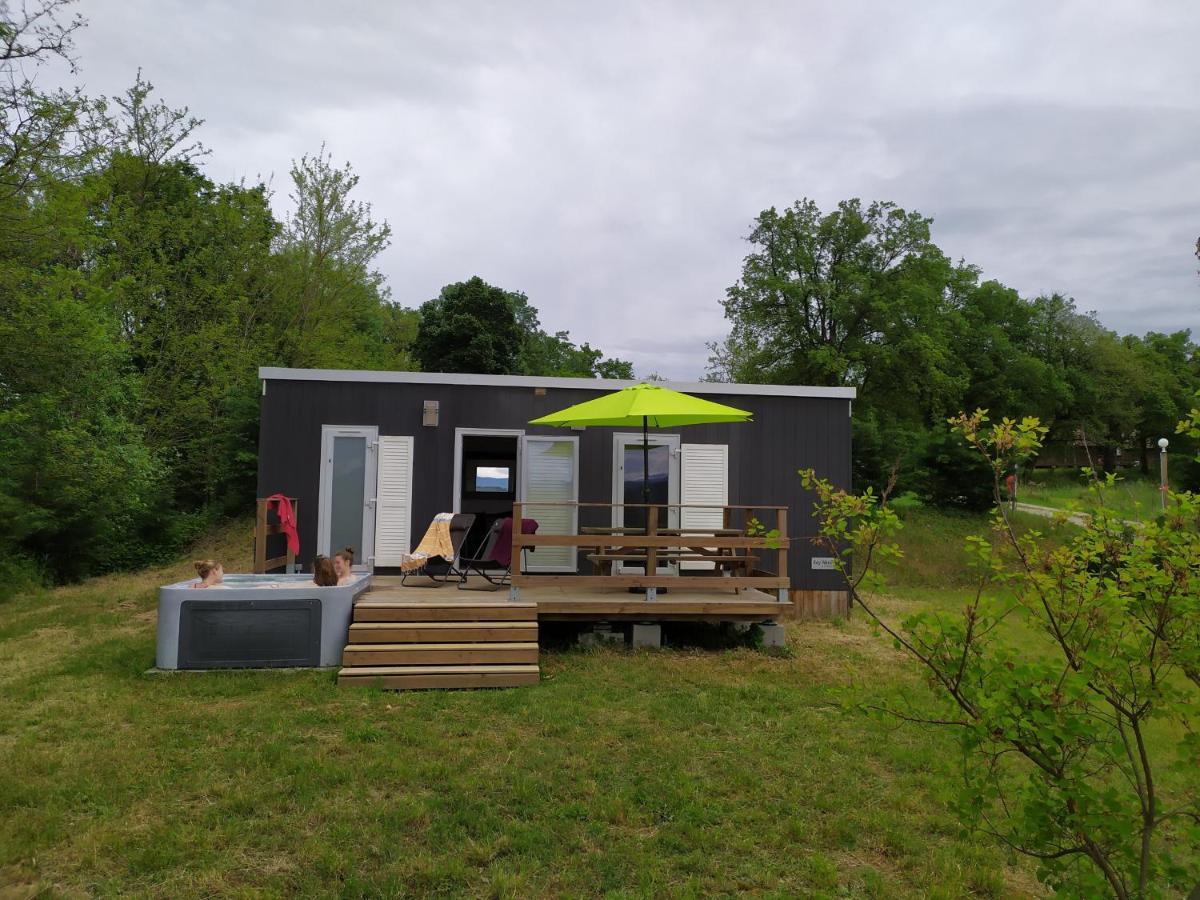 Camping Domaine De Senaud Albon المظهر الخارجي الصورة