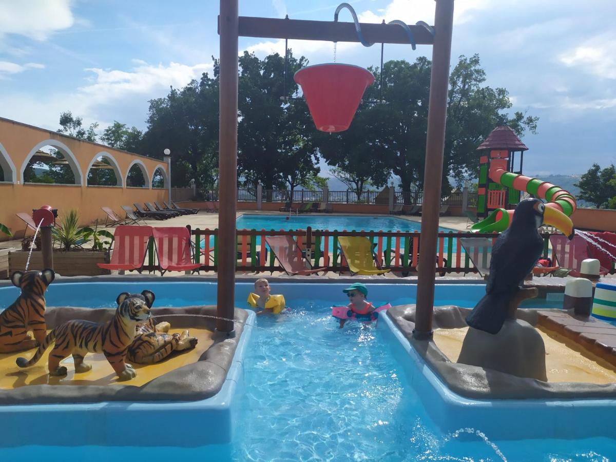 Camping Domaine De Senaud Albon المظهر الخارجي الصورة