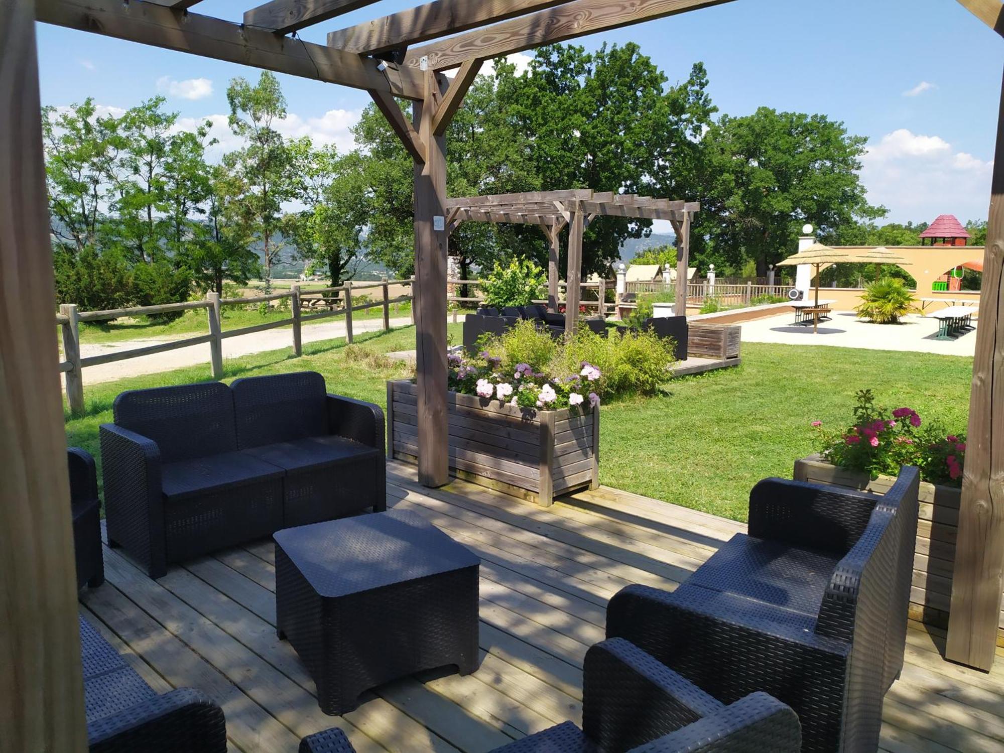 Camping Domaine De Senaud Albon المظهر الخارجي الصورة
