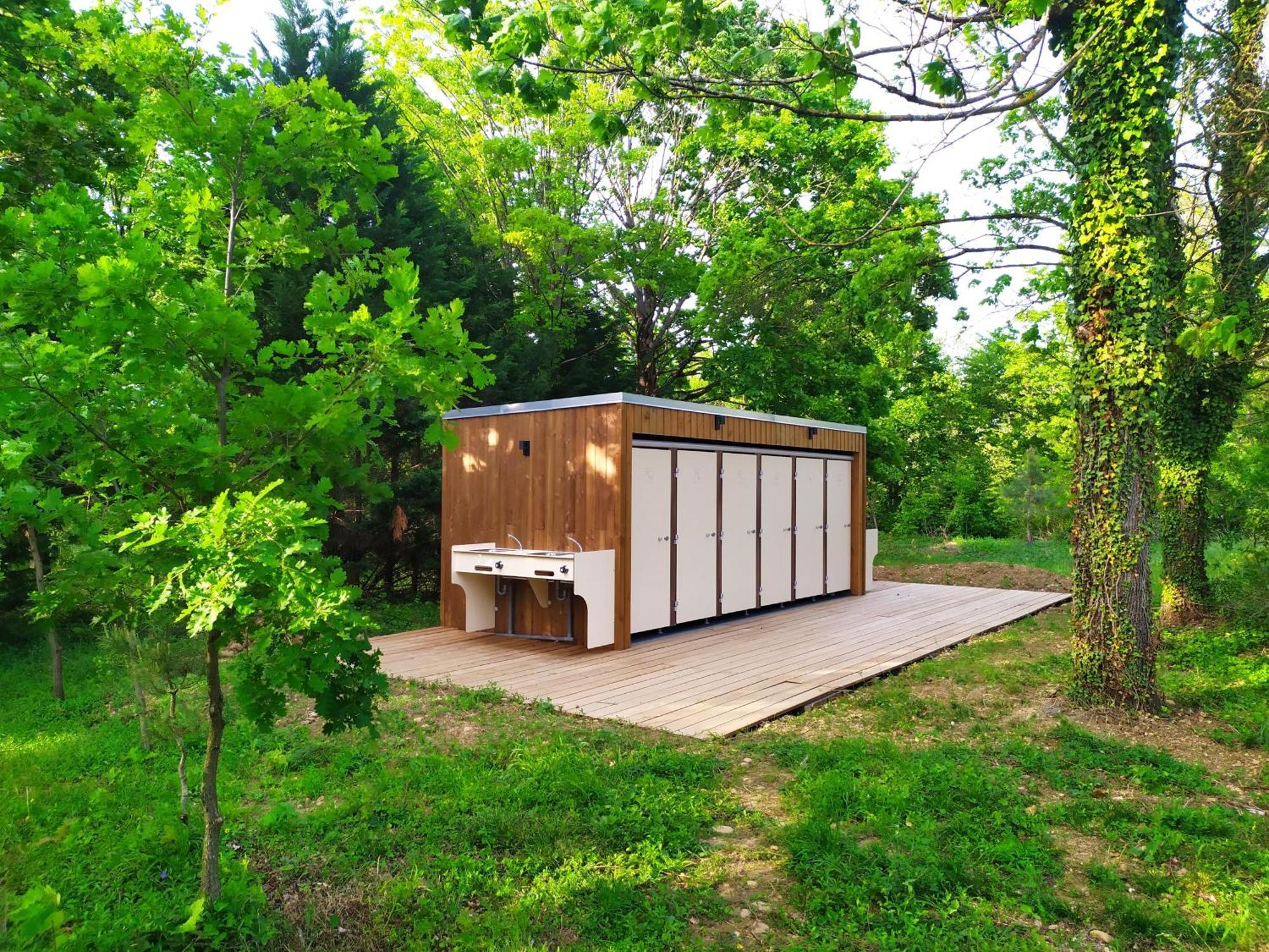 Camping Domaine De Senaud Albon المظهر الخارجي الصورة