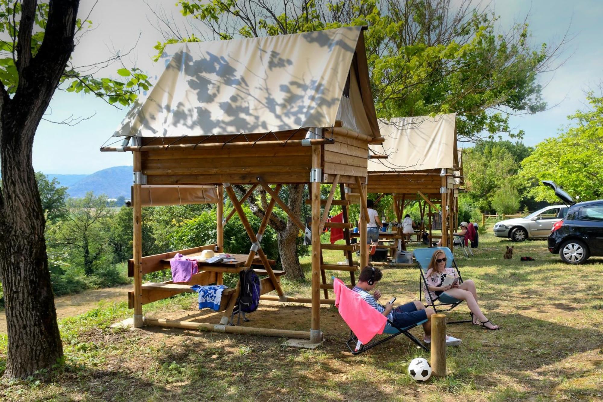 Camping Domaine De Senaud Albon المظهر الخارجي الصورة