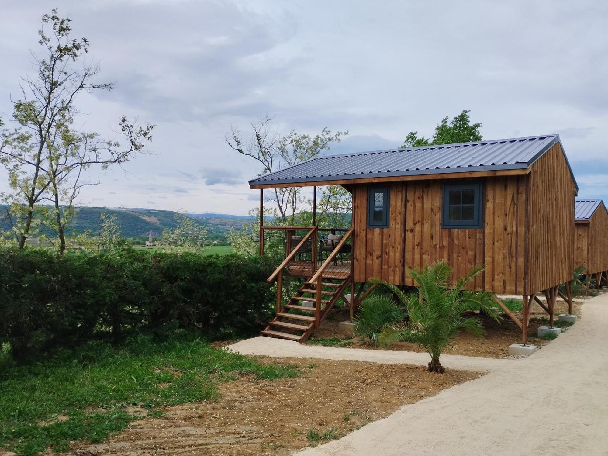 Camping Domaine De Senaud Albon المظهر الخارجي الصورة